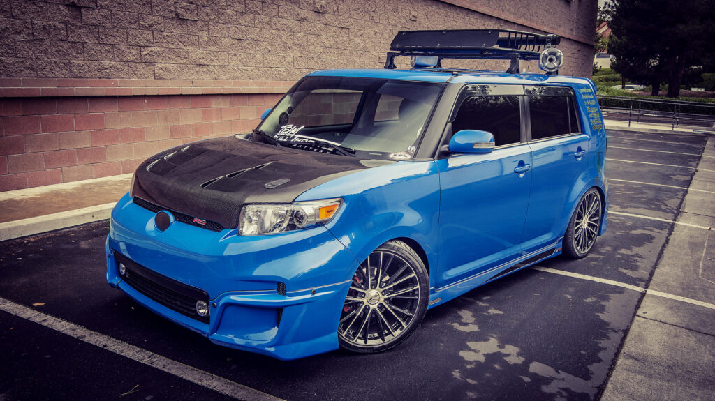 Lowered xB with roof rack