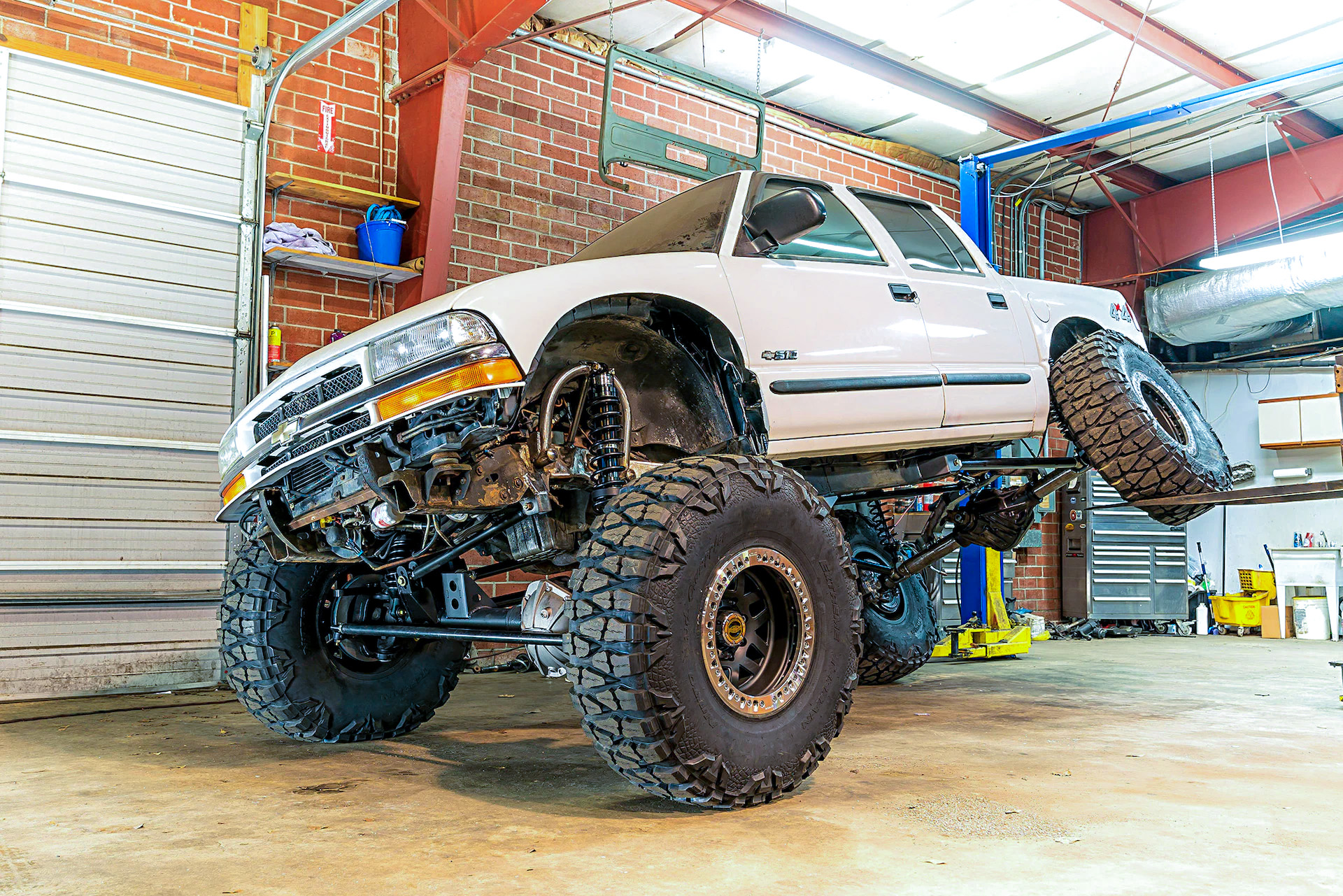 Solid Axle vs Independent Suspension: Same Page, Different Books ...