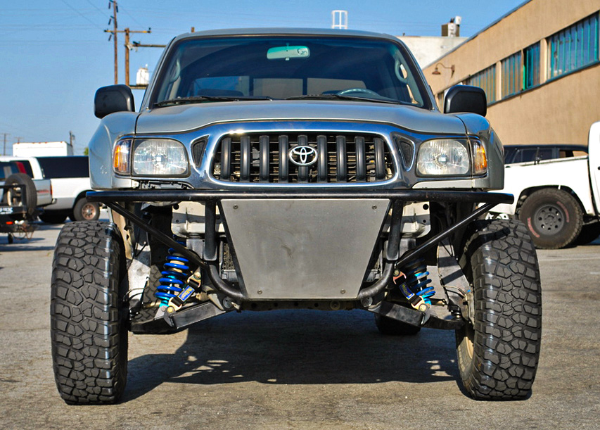 Solo Motorsports long travel kit installed on a gen-1 Tacoma